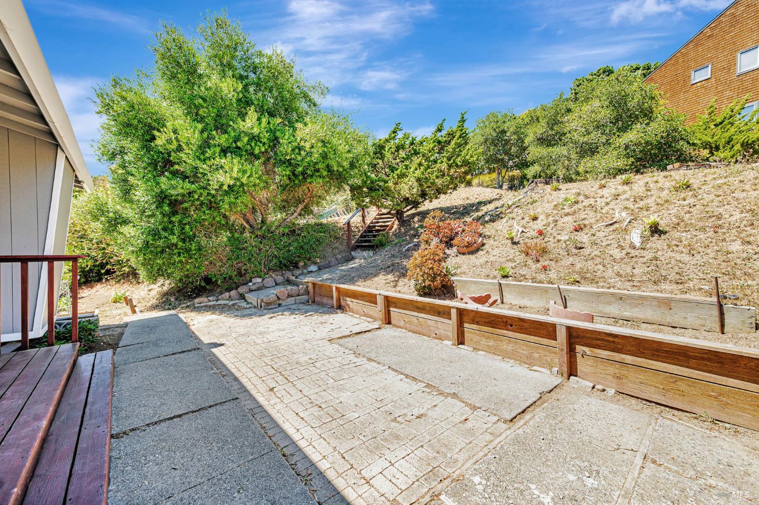 Detail Gallery Image 35 of 43 For 55 Park Cir, Sausalito,  CA 94965 - 4 Beds | 2/1 Baths