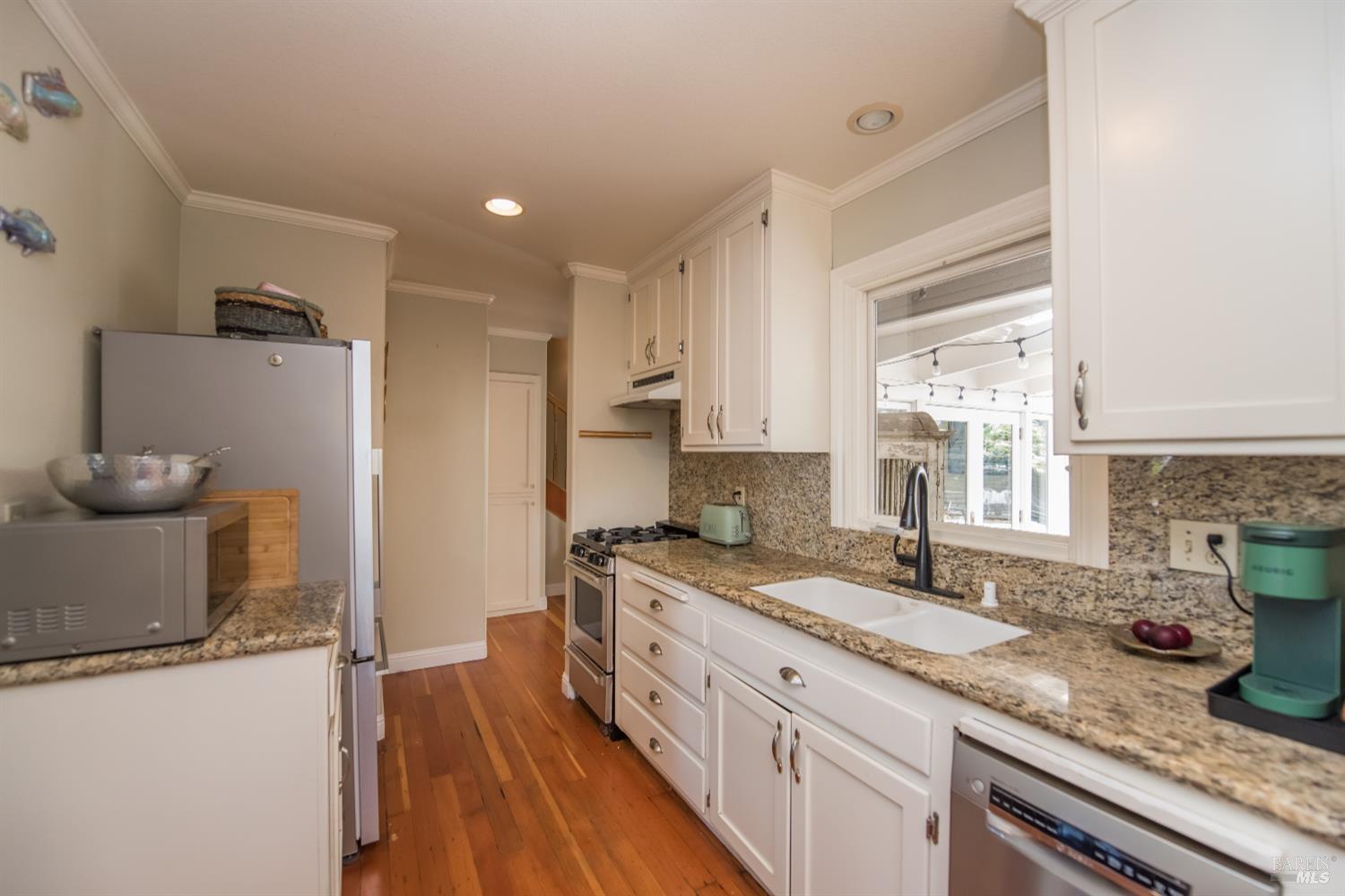 Detail Gallery Image 12 of 58 For 1720 Slater St, Santa Rosa,  CA 95404 - 2 Beds | 2 Baths