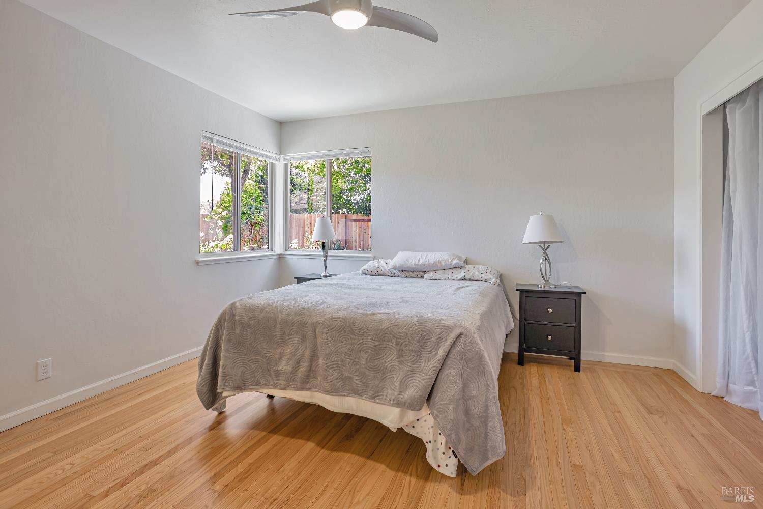 Detail Gallery Image 10 of 17 For 279 Orange Blossom Ln, San Rafael,  CA 94903 - 3 Beds | 2 Baths