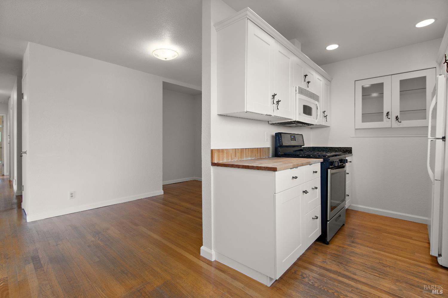 Detail Gallery Image 10 of 33 For 425 Gonzaga Ave, Vallejo,  CA 94589 - 4 Beds | 2 Baths