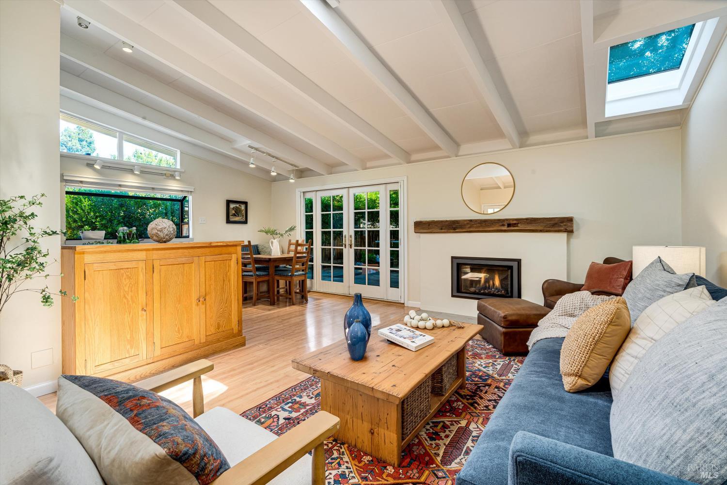 Detail Gallery Image 2 of 55 For 983 Glenwood Dr, Sonoma,  CA 95476 - 3 Beds | 2 Baths