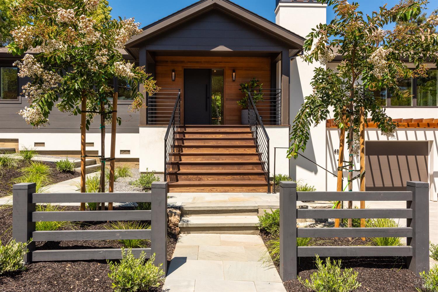Detail Gallery Image 3 of 75 For 402 Alexander Ave, Larkspur,  CA 94939 - 4 Beds | 2/1 Baths