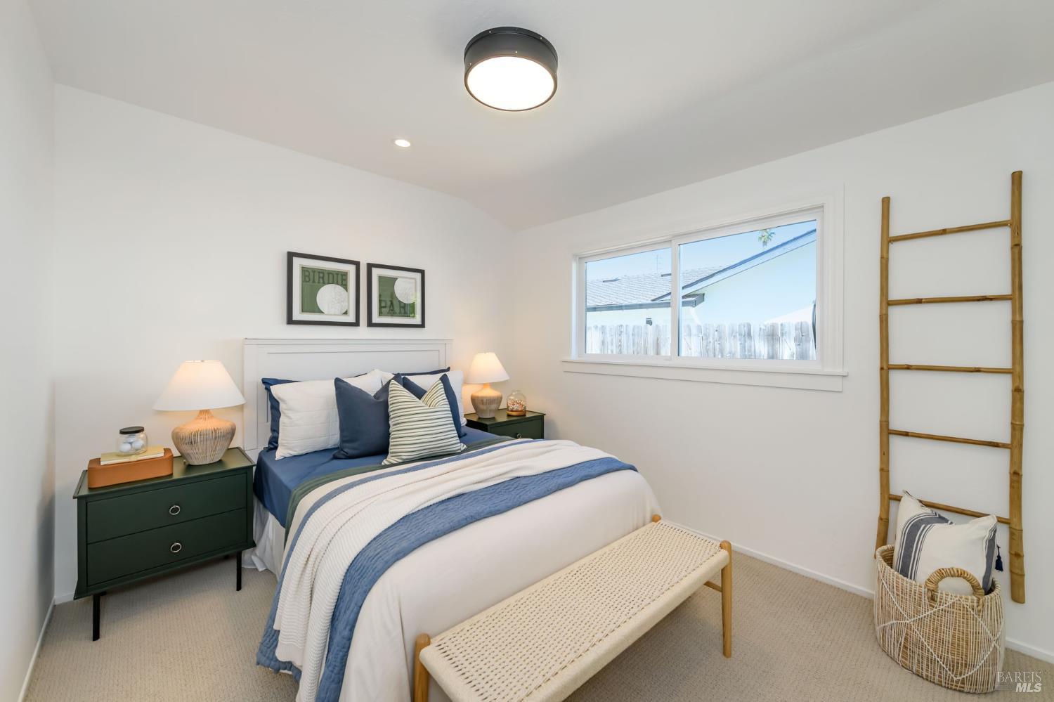 Detail Gallery Image 24 of 44 For 120 Twelveoak Hill Dr, San Rafael,  CA 94903 - 4 Beds | 2/1 Baths
