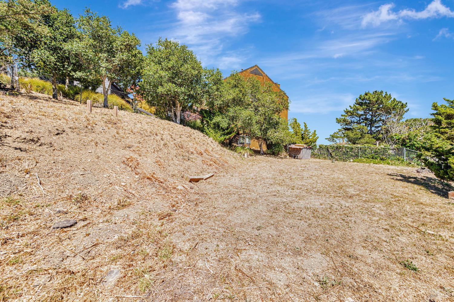 Detail Gallery Image 36 of 43 For 55 Park Cir, Sausalito,  CA 94965 - 4 Beds | 2/1 Baths