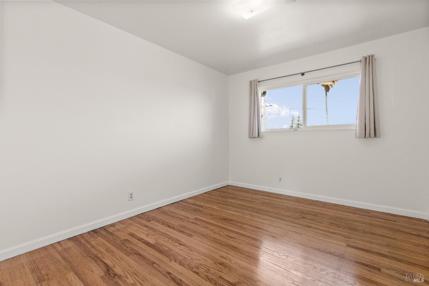 Detail Gallery Image 13 of 33 For 425 Gonzaga Ave, Vallejo,  CA 94589 - 4 Beds | 2 Baths
