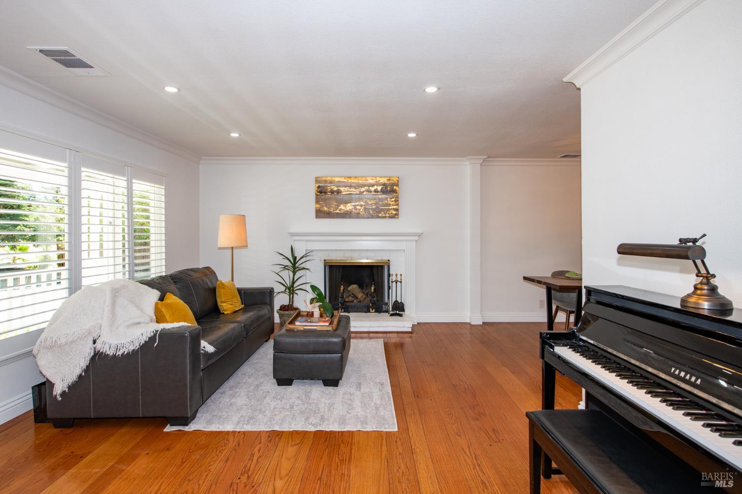 Detail Gallery Image 10 of 40 For 1651 Green Valley Rd, Danville,  CA 94526 - 4 Beds | 2 Baths