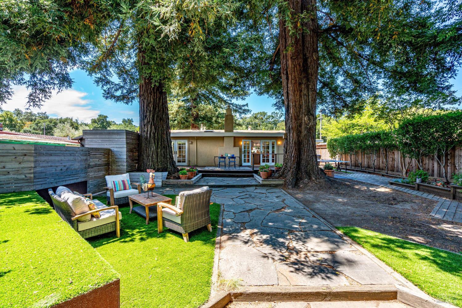 Detail Gallery Image 6 of 55 For 983 Glenwood Dr, Sonoma,  CA 95476 - 3 Beds | 2 Baths
