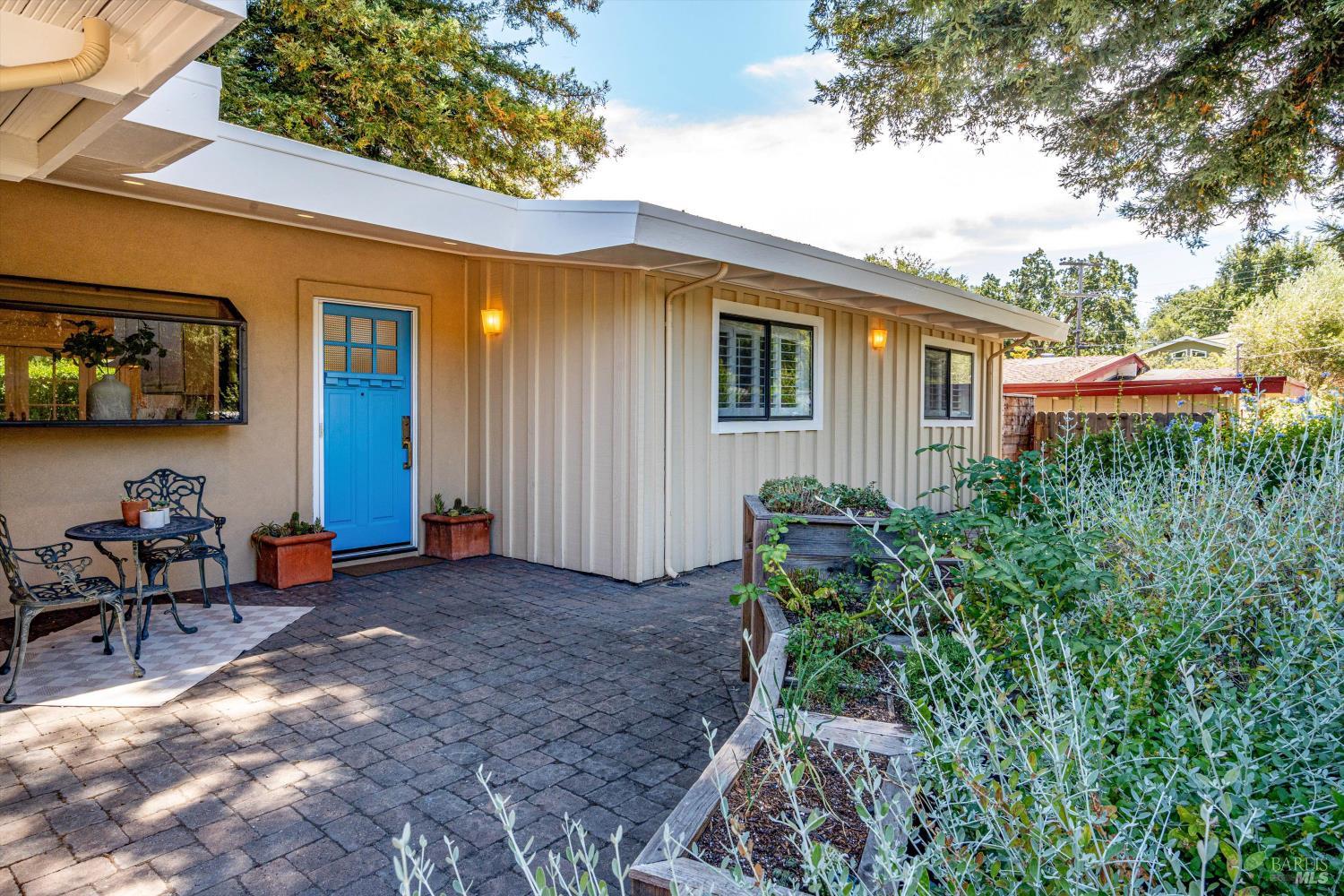 Detail Gallery Image 10 of 55 For 983 Glenwood Dr, Sonoma,  CA 95476 - 3 Beds | 2 Baths
