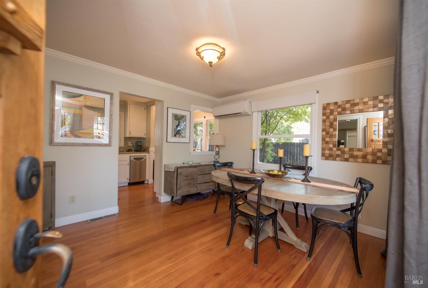 Detail Gallery Image 5 of 58 For 1720 Slater St, Santa Rosa,  CA 95404 - 2 Beds | 2 Baths