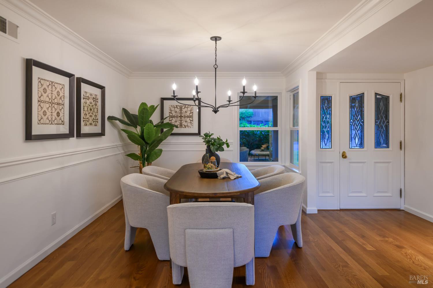Detail Gallery Image 9 of 44 For 120 Twelveoak Hill Dr, San Rafael,  CA 94903 - 4 Beds | 2/1 Baths