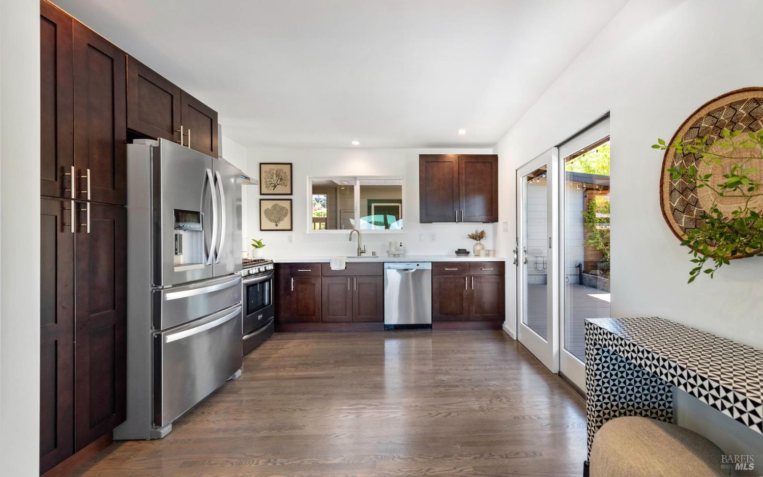 Detail Gallery Image 19 of 46 For 13 Ash Ave, Corte Madera,  CA 94925 - 3 Beds | 2 Baths