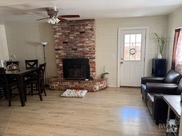 Detail Gallery Image 2 of 14 For 650 Marvin Way, Dixon,  CA 95620 - 3 Beds | 2 Baths