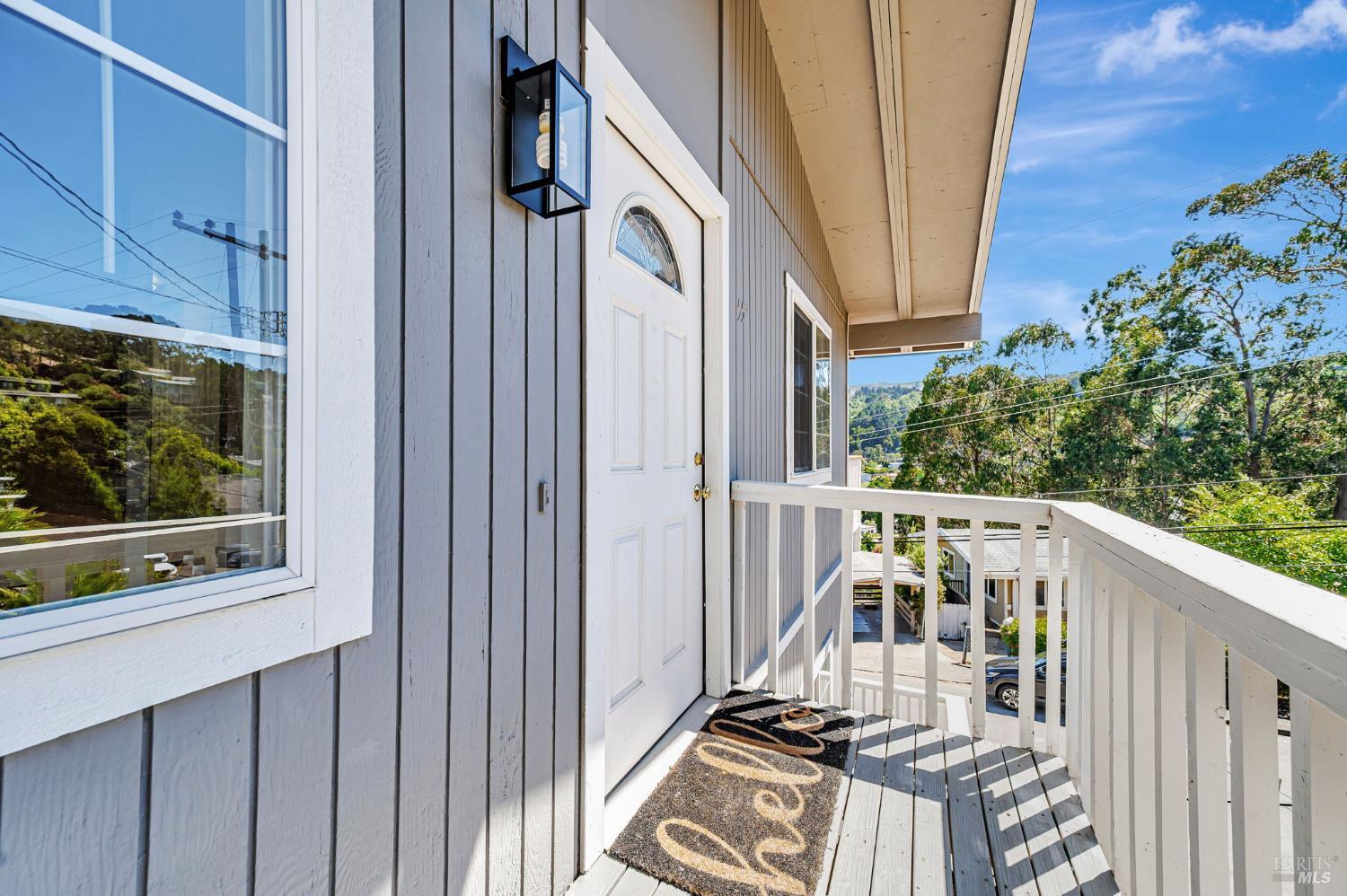 Detail Gallery Image 6 of 43 For 55 Park Cir, Sausalito,  CA 94965 - 4 Beds | 2/1 Baths