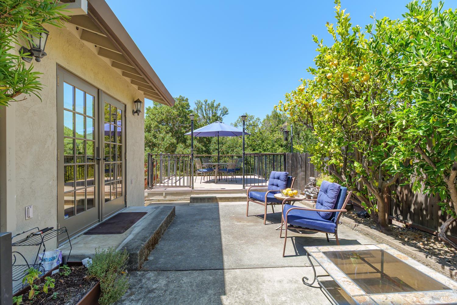 Detail Gallery Image 20 of 30 For 92 Upper Oak Dr, San Rafael,  CA 94903 - 4 Beds | 2 Baths