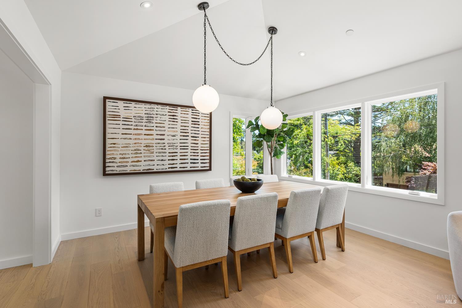 Detail Gallery Image 10 of 75 For 402 Alexander Ave, Larkspur,  CA 94939 - 4 Beds | 2/1 Baths