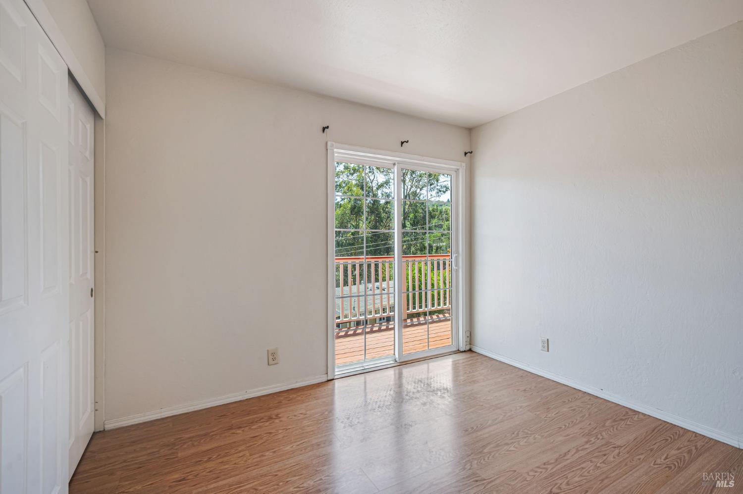 Detail Gallery Image 21 of 43 For 55 Park Cir, Sausalito,  CA 94965 - 4 Beds | 2/1 Baths