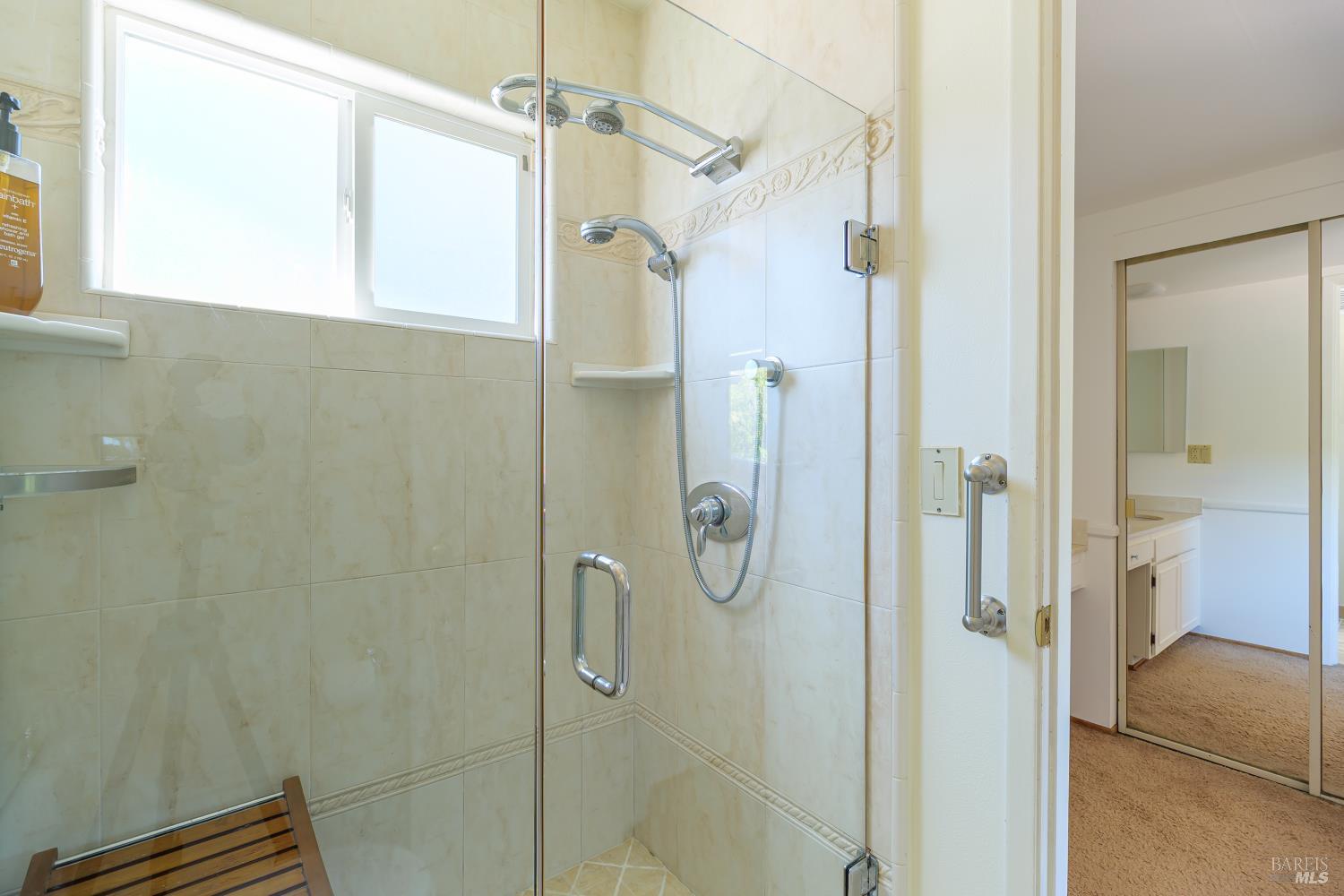 Detail Gallery Image 14 of 30 For 92 Upper Oak Dr, San Rafael,  CA 94903 - 4 Beds | 2 Baths