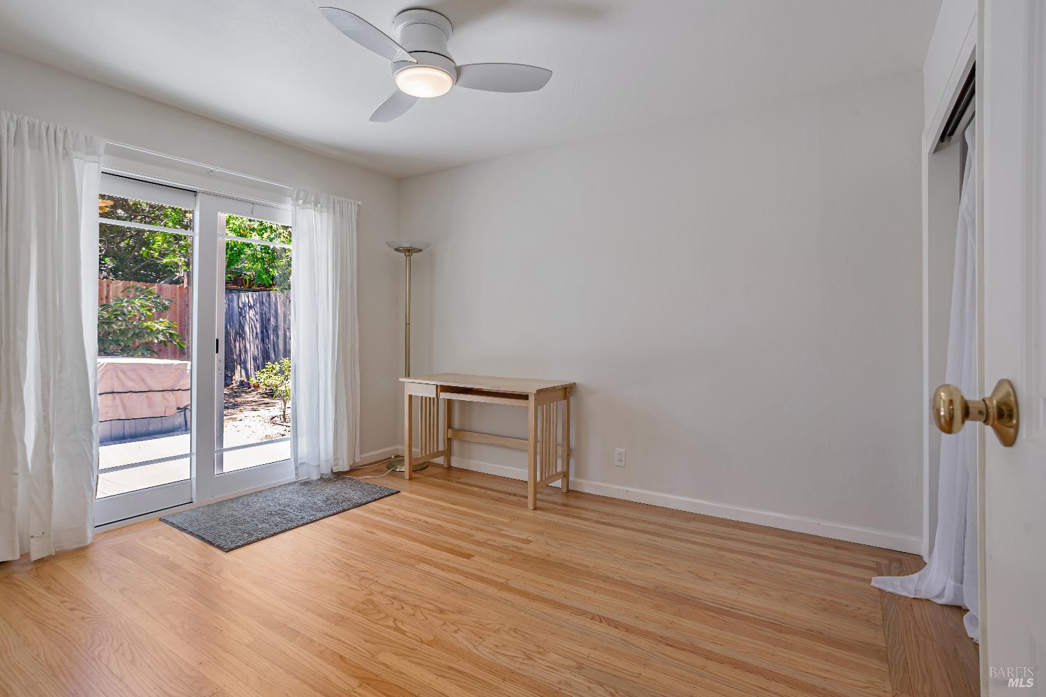 Detail Gallery Image 12 of 17 For 279 Orange Blossom Ln, San Rafael,  CA 94903 - 3 Beds | 2 Baths