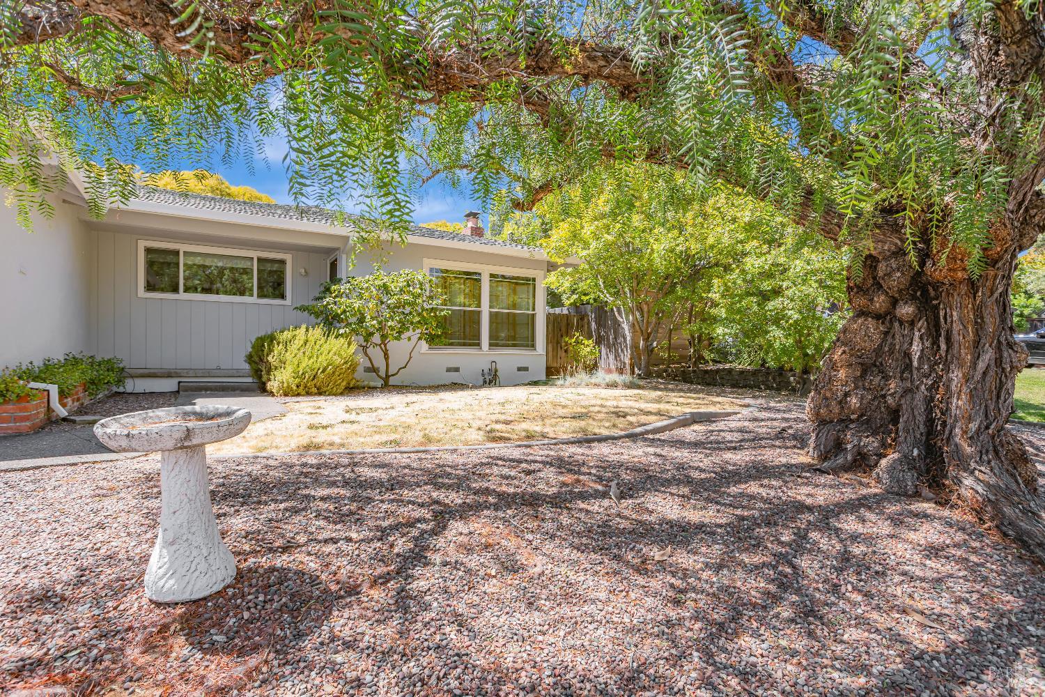Detail Gallery Image 2 of 17 For 279 Orange Blossom Ln, San Rafael,  CA 94903 - 3 Beds | 2 Baths