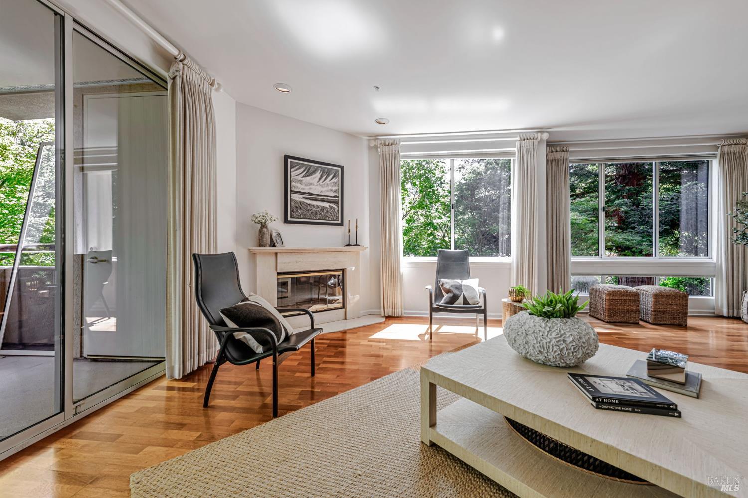 Detail Gallery Image 12 of 40 For 600 Deer Valley Rd 1e,  San Rafael,  CA 94903 - 2 Beds | 3 Baths