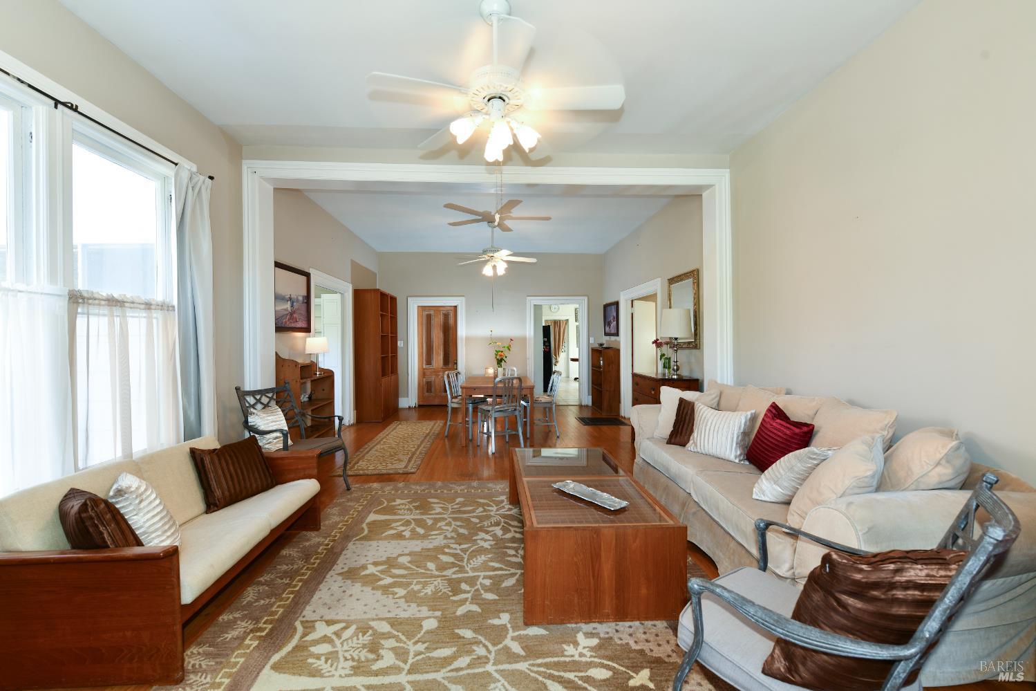 Detail Gallery Image 4 of 88 For 1545 Oak St, Napa,  CA 94559 - – Beds | – Baths
