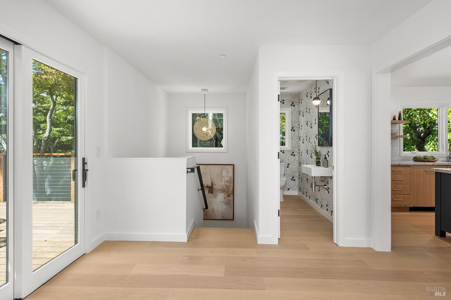 Detail Gallery Image 12 of 75 For 402 Alexander Ave, Larkspur,  CA 94939 - 4 Beds | 2/1 Baths