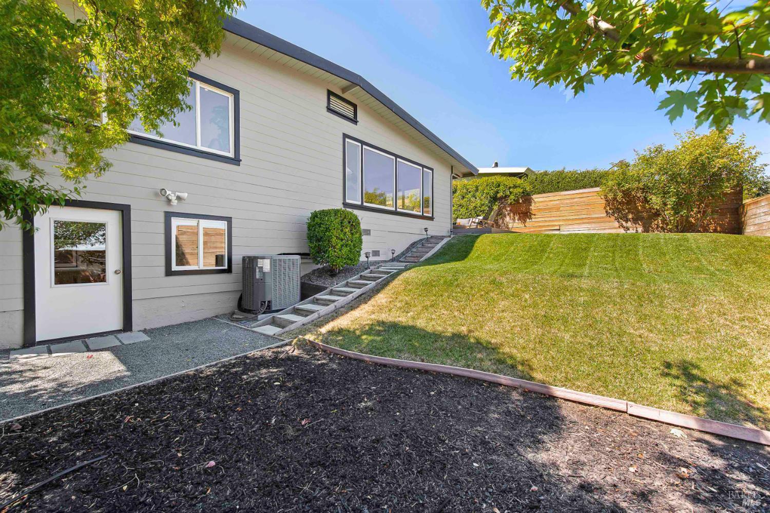 Detail Gallery Image 43 of 46 For 13 Ash Ave, Corte Madera,  CA 94925 - 3 Beds | 2 Baths