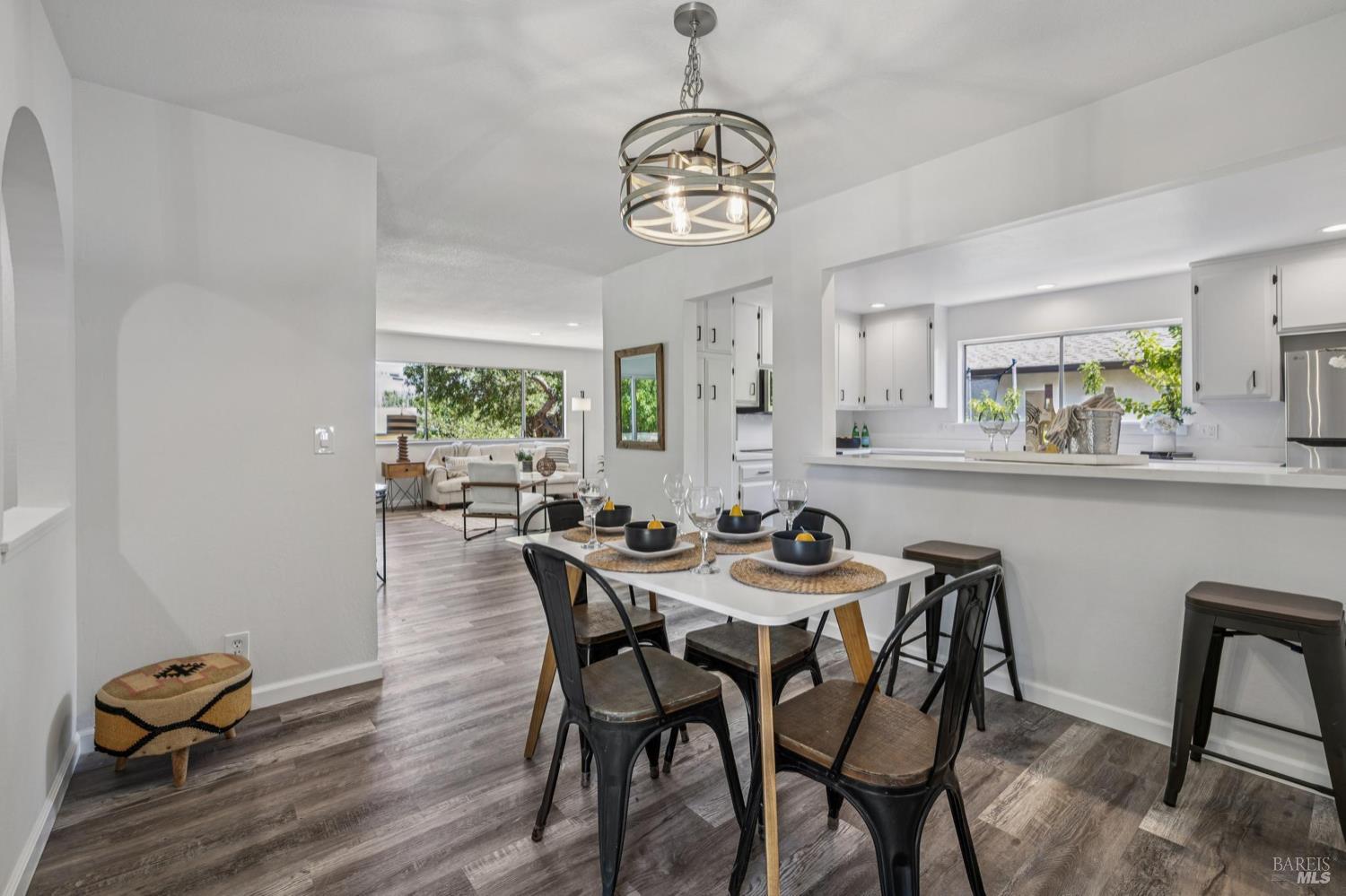 Detail Gallery Image 22 of 35 For 756 Estancia Way, San Rafael,  CA 94903 - 4 Beds | 2 Baths