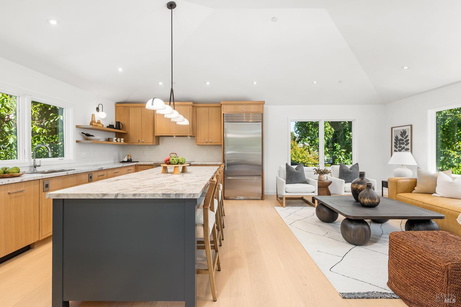 Detail Gallery Image 14 of 75 For 402 Alexander Ave, Larkspur,  CA 94939 - 4 Beds | 2/1 Baths