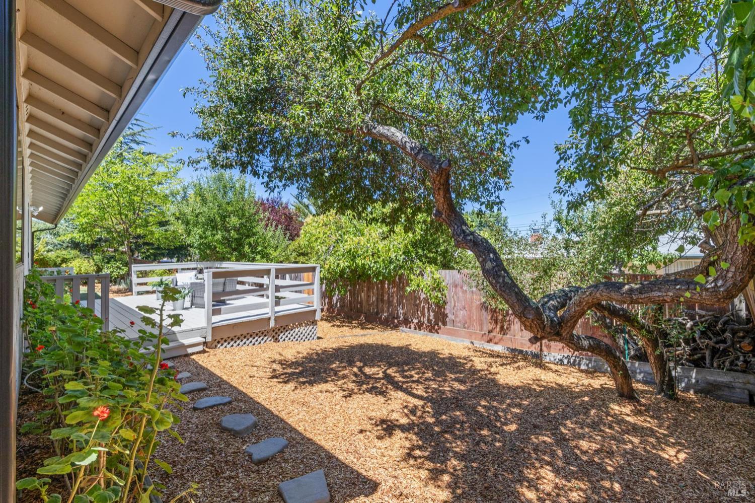 Detail Gallery Image 15 of 35 For 756 Estancia Way, San Rafael,  CA 94903 - 4 Beds | 2 Baths