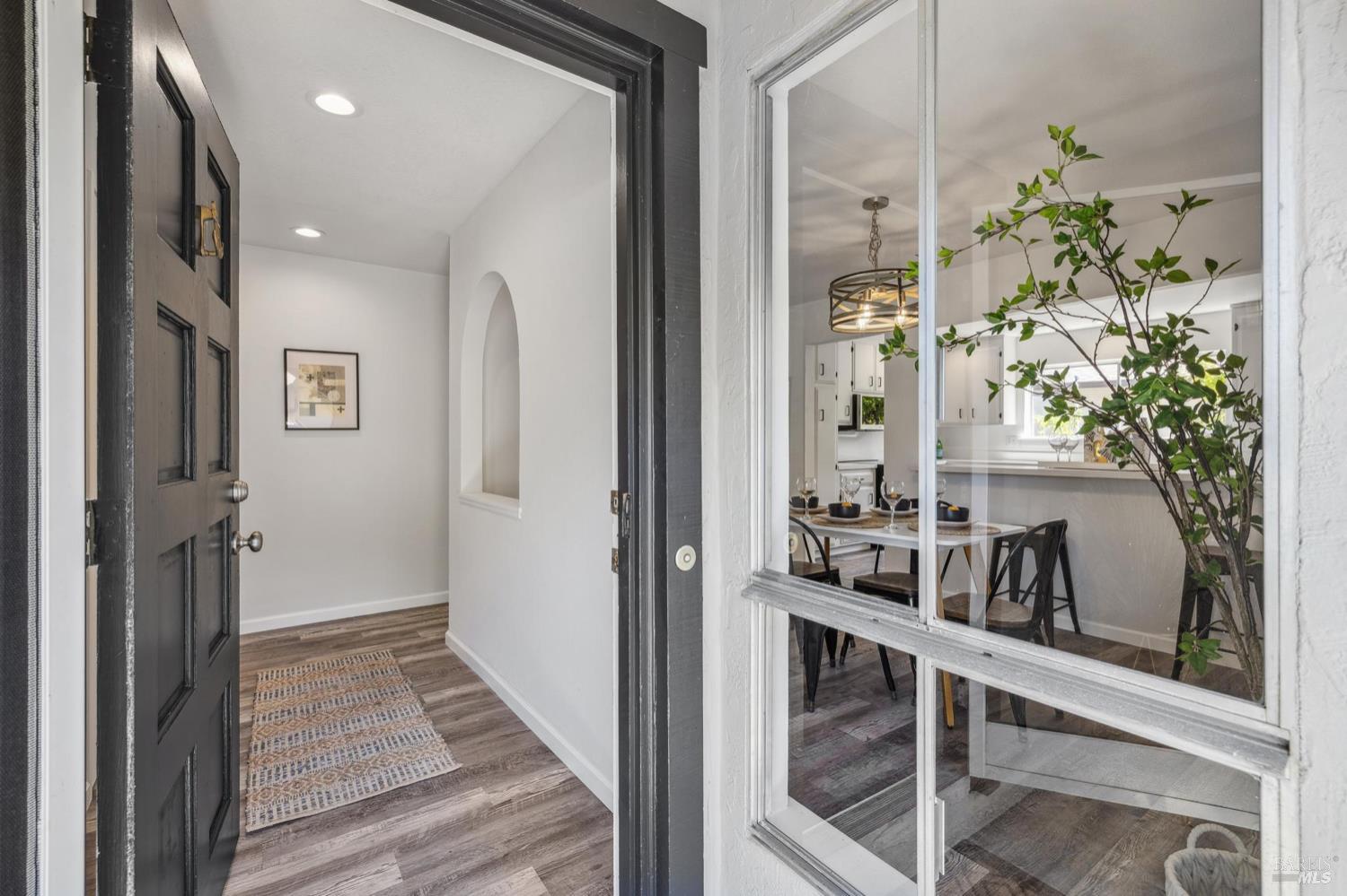 Detail Gallery Image 4 of 35 For 756 Estancia Way, San Rafael,  CA 94903 - 4 Beds | 2 Baths