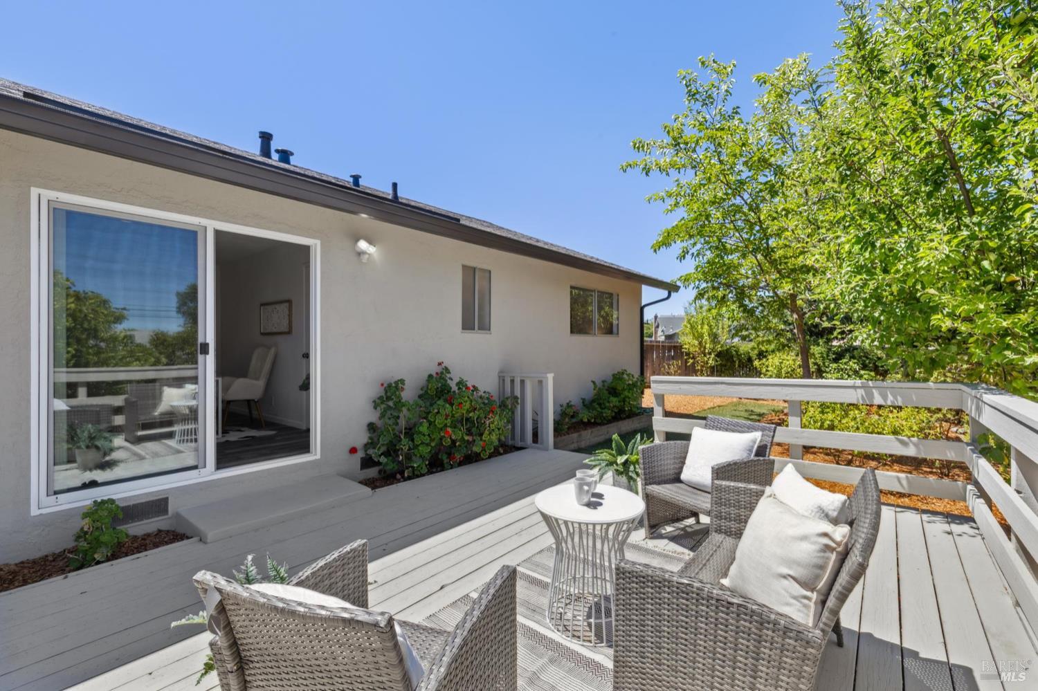 Detail Gallery Image 19 of 35 For 756 Estancia Way, San Rafael,  CA 94903 - 4 Beds | 2 Baths