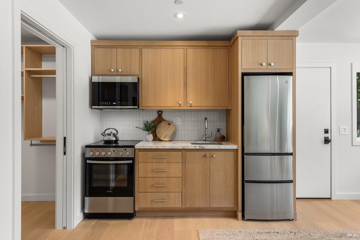 Detail Gallery Image 43 of 75 For 402 Alexander Ave, Larkspur,  CA 94939 - 4 Beds | 2/1 Baths