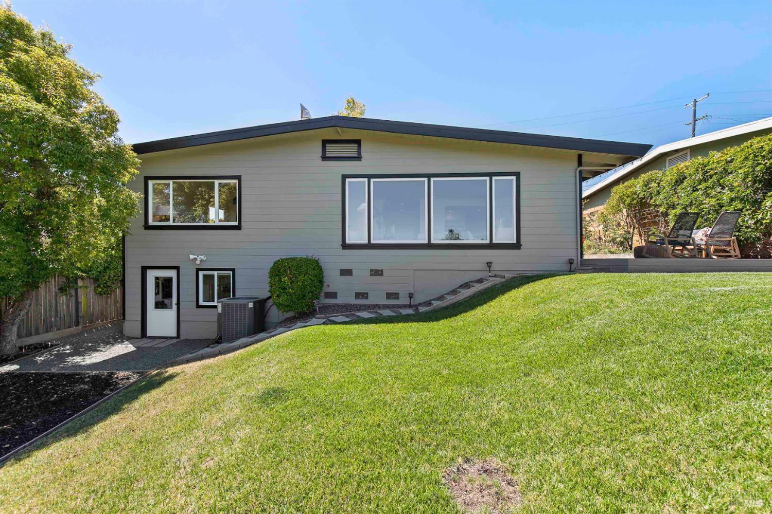 Detail Gallery Image 44 of 46 For 13 Ash Ave, Corte Madera,  CA 94925 - 3 Beds | 2 Baths