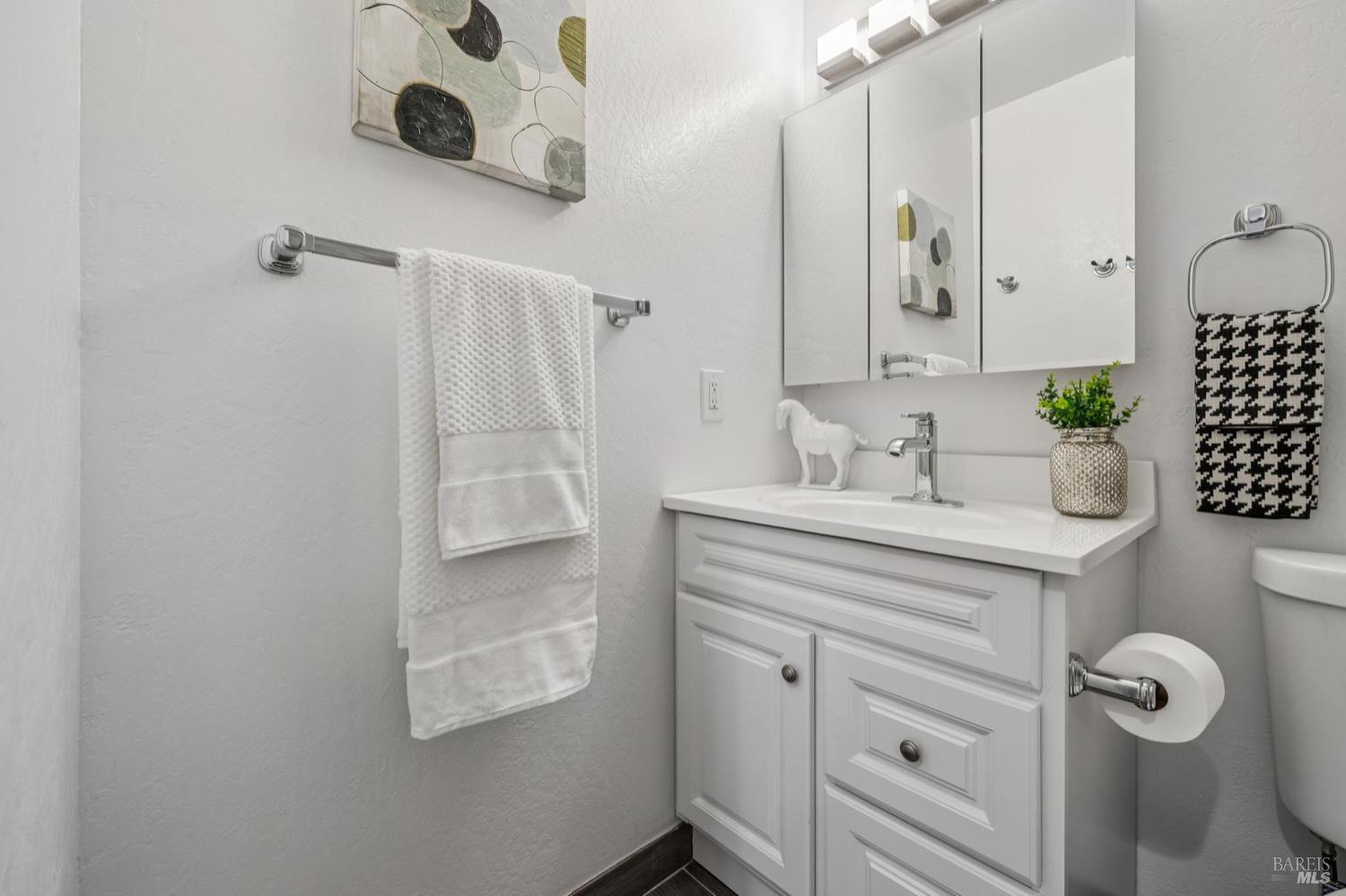 Detail Gallery Image 31 of 35 For 756 Estancia Way, San Rafael,  CA 94903 - 4 Beds | 2 Baths