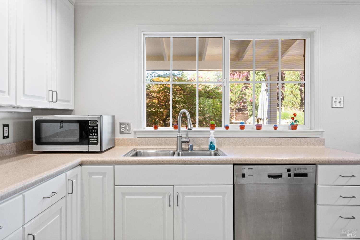 Detail Gallery Image 23 of 25 For 940 Bel Arbres Dr, Redwood Valley,  CA 95470 - 4 Beds | 3 Baths