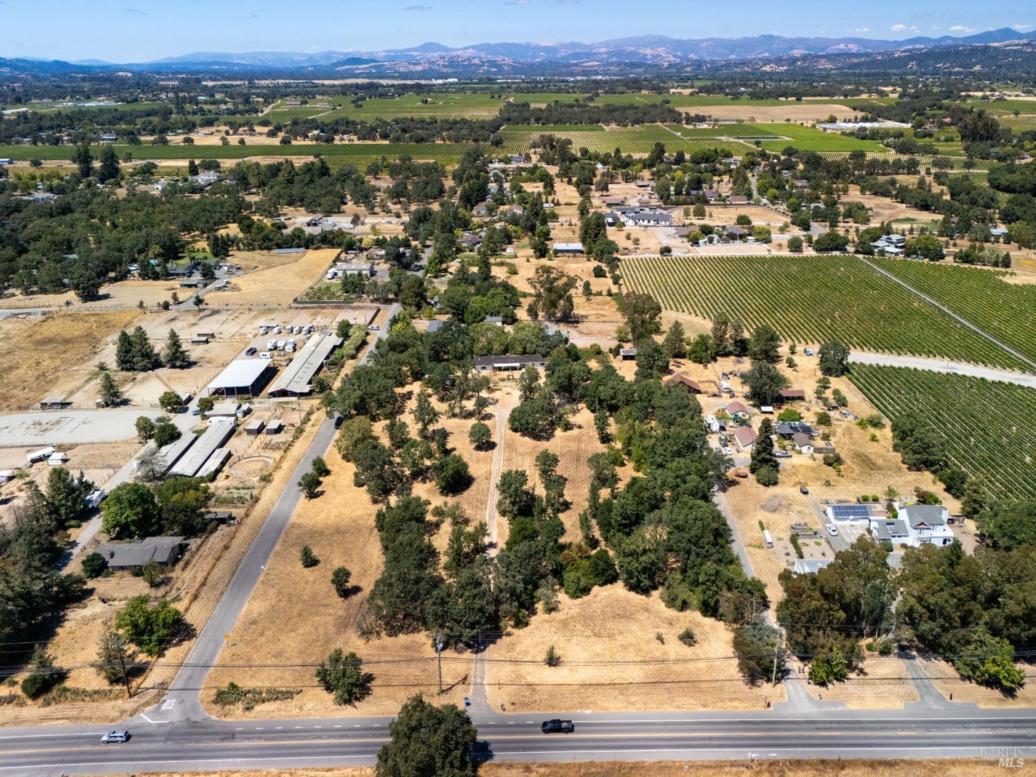 Detail Gallery Image 4 of 18 For 3291 Guerneville Rd, Santa Rosa,  CA 95401 - 3 Beds | 2 Baths