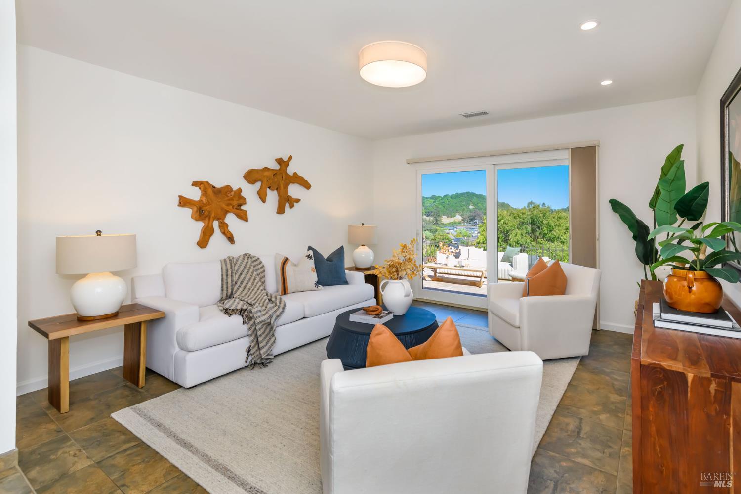 Detail Gallery Image 18 of 44 For 120 Twelveoak Hill Dr, San Rafael,  CA 94903 - 4 Beds | 2/1 Baths