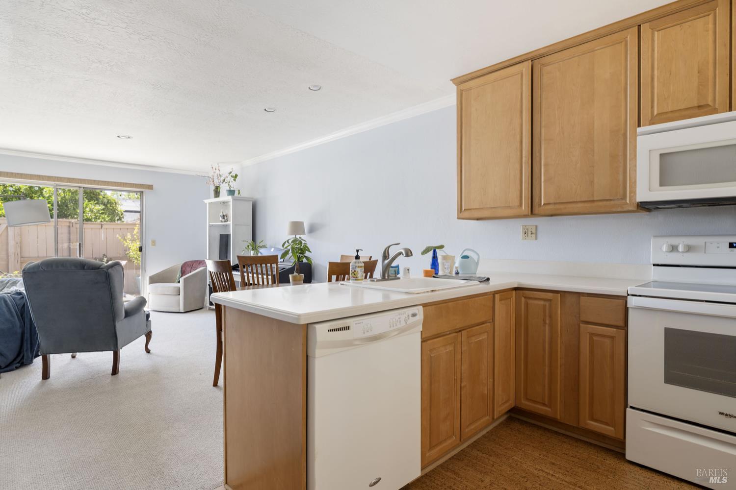 Detail Gallery Image 3 of 20 For 1708 Glenbrook Dr #D,  Santa Rosa,  CA 95401 - 2 Beds | 1 Baths