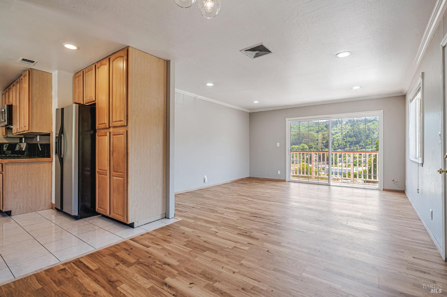Detail Gallery Image 19 of 43 For 55 Park Cir, Sausalito,  CA 94965 - 4 Beds | 2/1 Baths