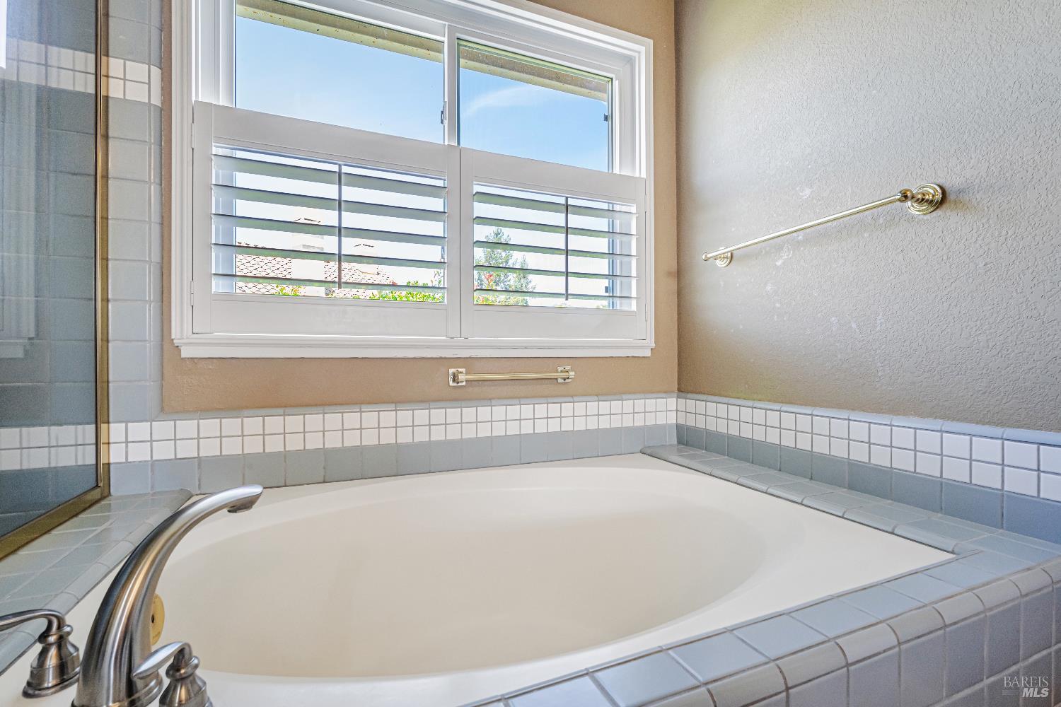 Detail Gallery Image 13 of 19 For 5441 Shallows Pl, Santa Rosa,  CA 95409 - 4 Beds | 3 Baths