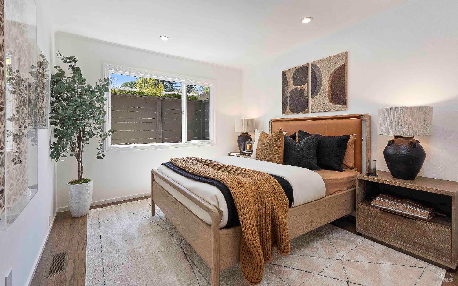 Detail Gallery Image 27 of 46 For 13 Ash Ave, Corte Madera,  CA 94925 - 3 Beds | 2 Baths