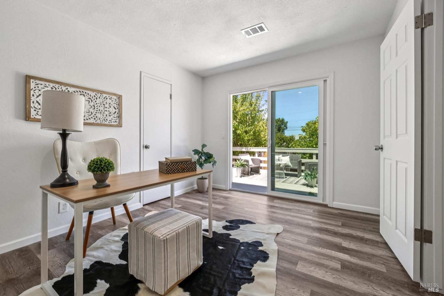 Detail Gallery Image 11 of 35 For 756 Estancia Way, San Rafael,  CA 94903 - 4 Beds | 2 Baths