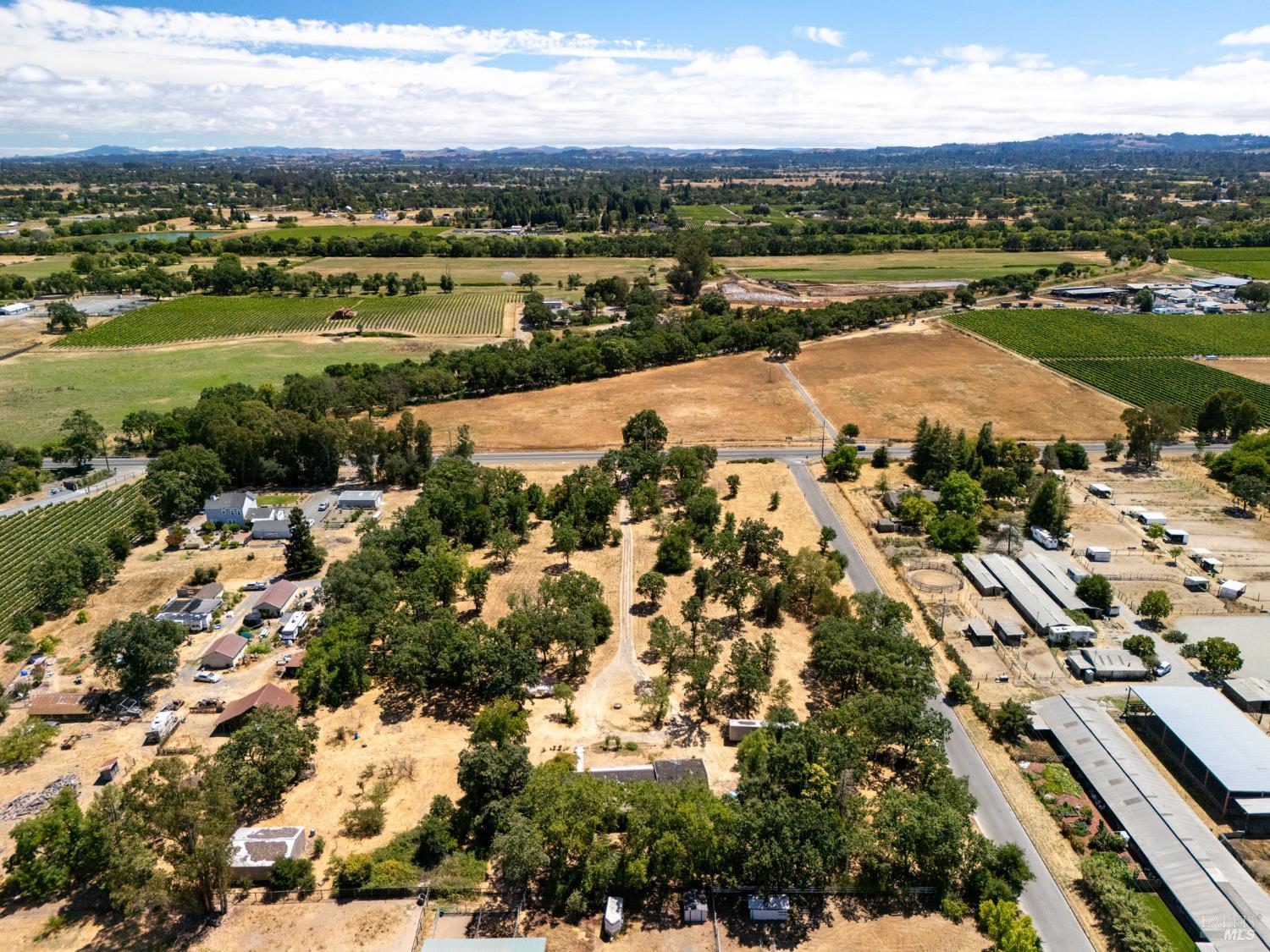 Detail Gallery Image 6 of 18 For 3291 Guerneville Rd, Santa Rosa,  CA 95401 - 3 Beds | 2 Baths