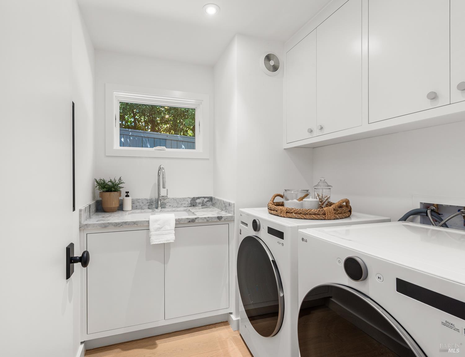 Detail Gallery Image 41 of 75 For 402 Alexander Ave, Larkspur,  CA 94939 - 4 Beds | 2/1 Baths