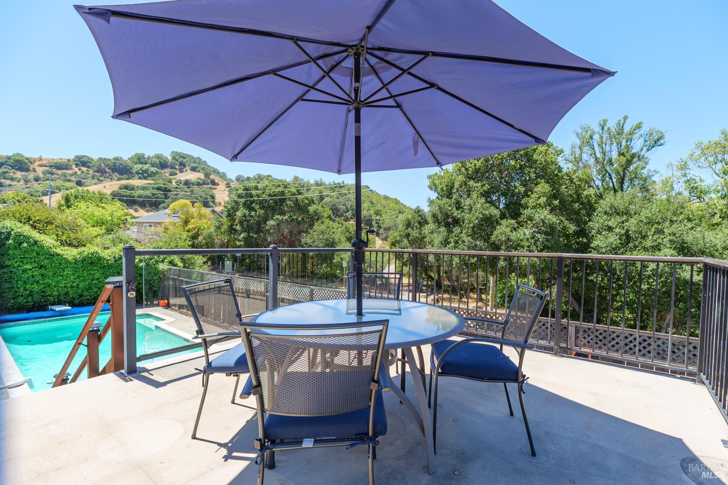 Detail Gallery Image 23 of 30 For 92 Upper Oak Dr, San Rafael,  CA 94903 - 4 Beds | 2 Baths