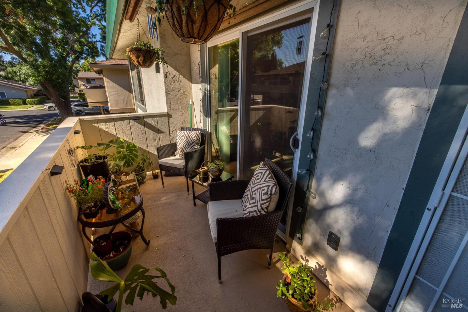 Detail Gallery Image 14 of 15 For 1951 Aletha Ln #4,  Vacaville,  CA 95687 - 3 Beds | 1/1 Baths