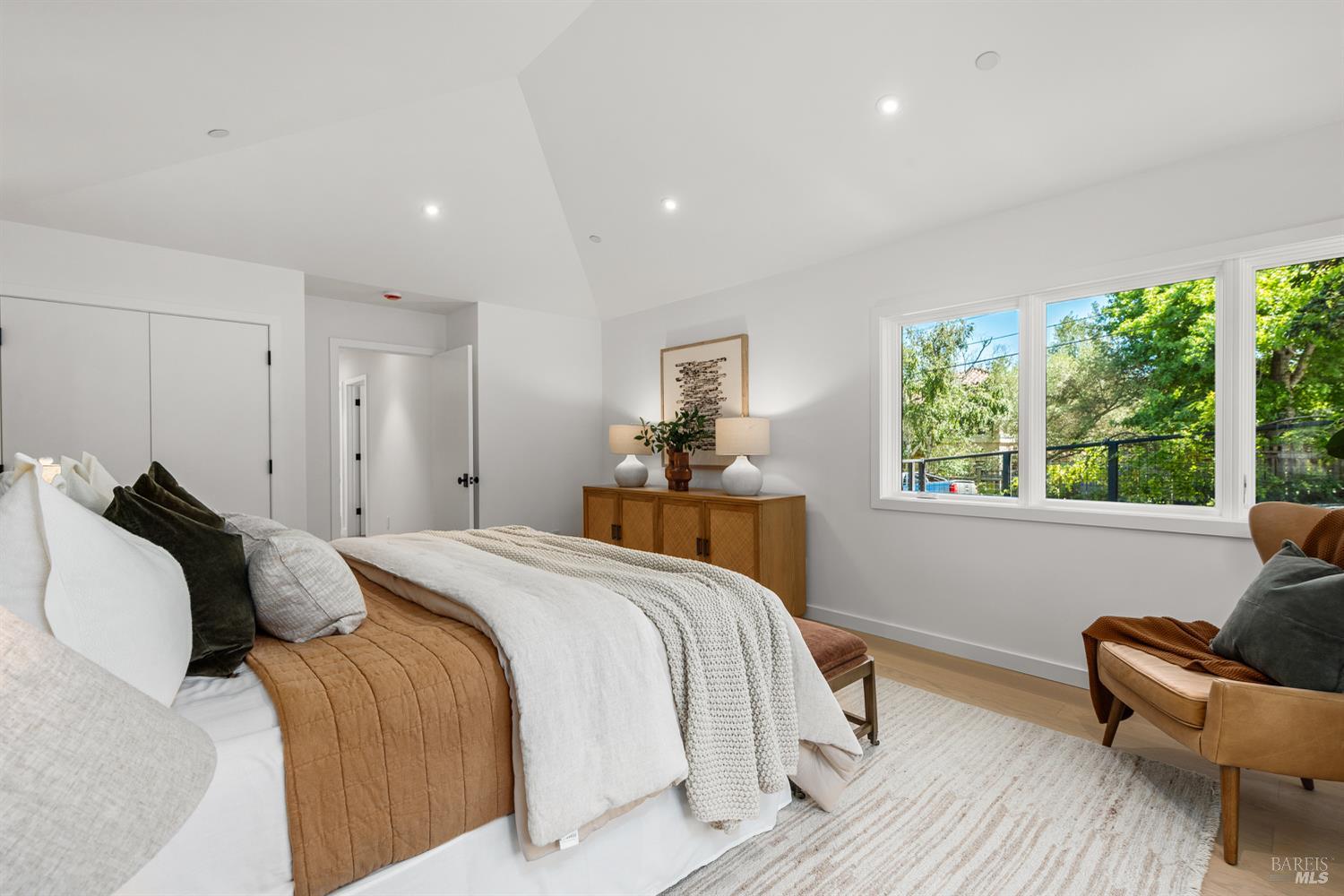 Detail Gallery Image 30 of 75 For 402 Alexander Ave, Larkspur,  CA 94939 - 4 Beds | 2/1 Baths