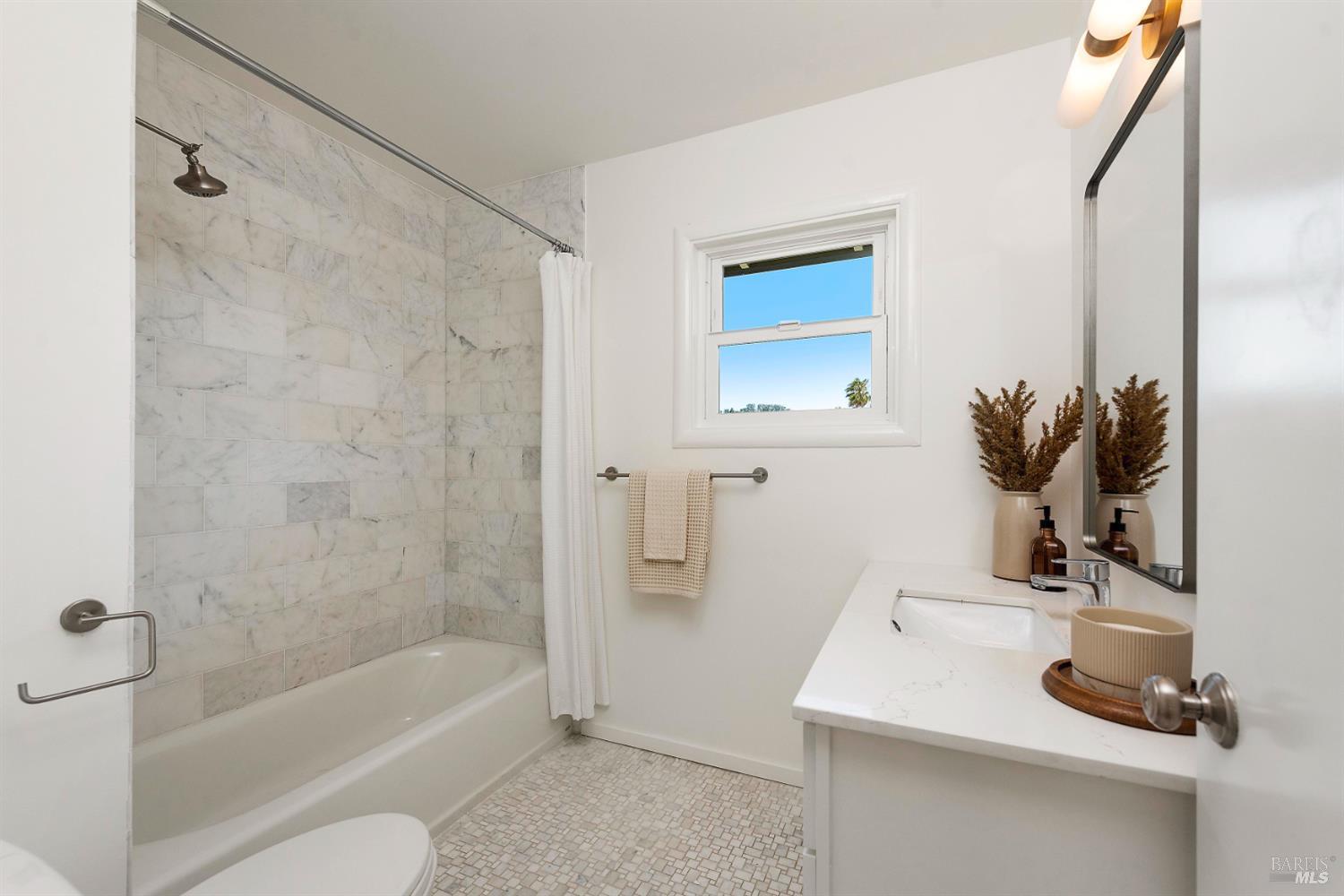 Detail Gallery Image 31 of 46 For 13 Ash Ave, Corte Madera,  CA 94925 - 3 Beds | 2 Baths