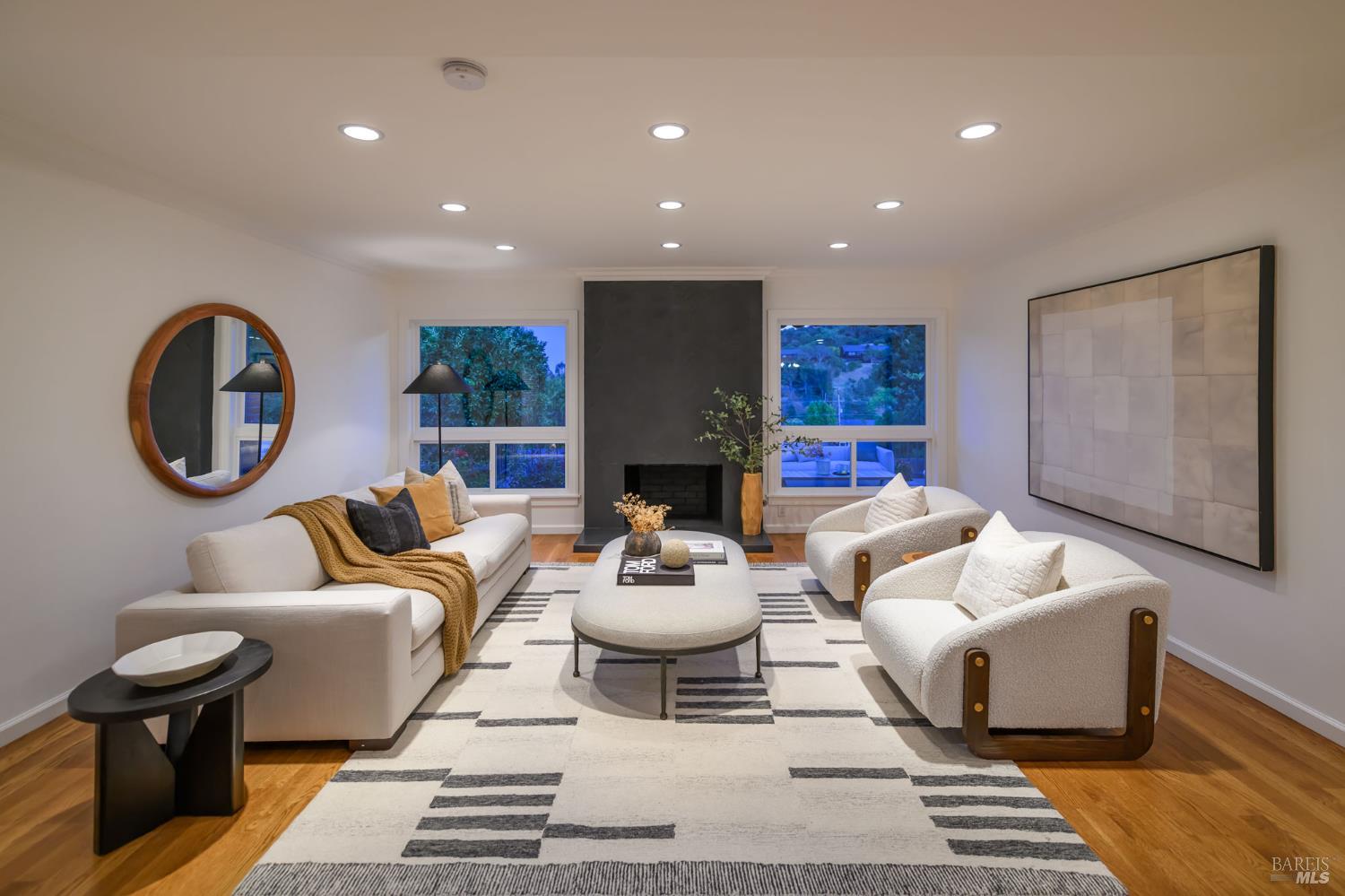 Detail Gallery Image 5 of 44 For 120 Twelveoak Hill Dr, San Rafael,  CA 94903 - 4 Beds | 2/1 Baths